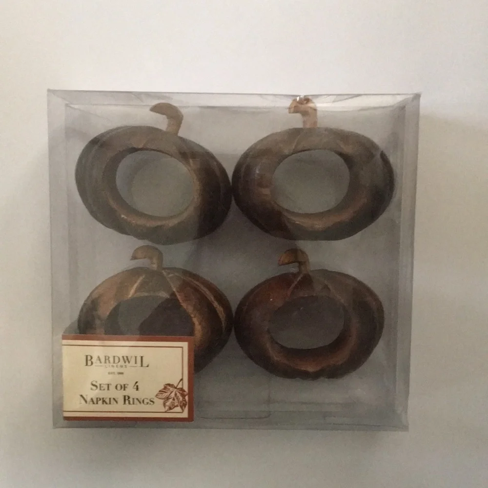 NIOB Bardwil Set of 4 Wooden Pumpkin Napkin Rings
